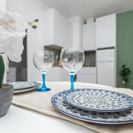 Ra Apartamentos Sevilla อาลิกันเต ภายนอก รูปภาพ