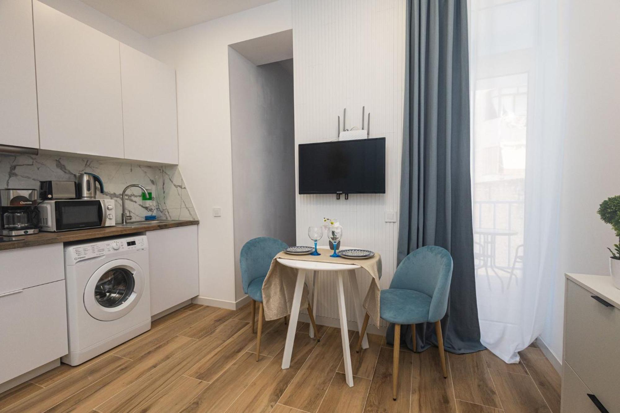 Ra Apartamentos Sevilla อาลิกันเต ภายนอก รูปภาพ