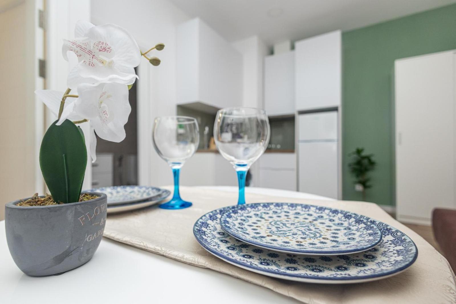 Ra Apartamentos Sevilla อาลิกันเต ภายนอก รูปภาพ